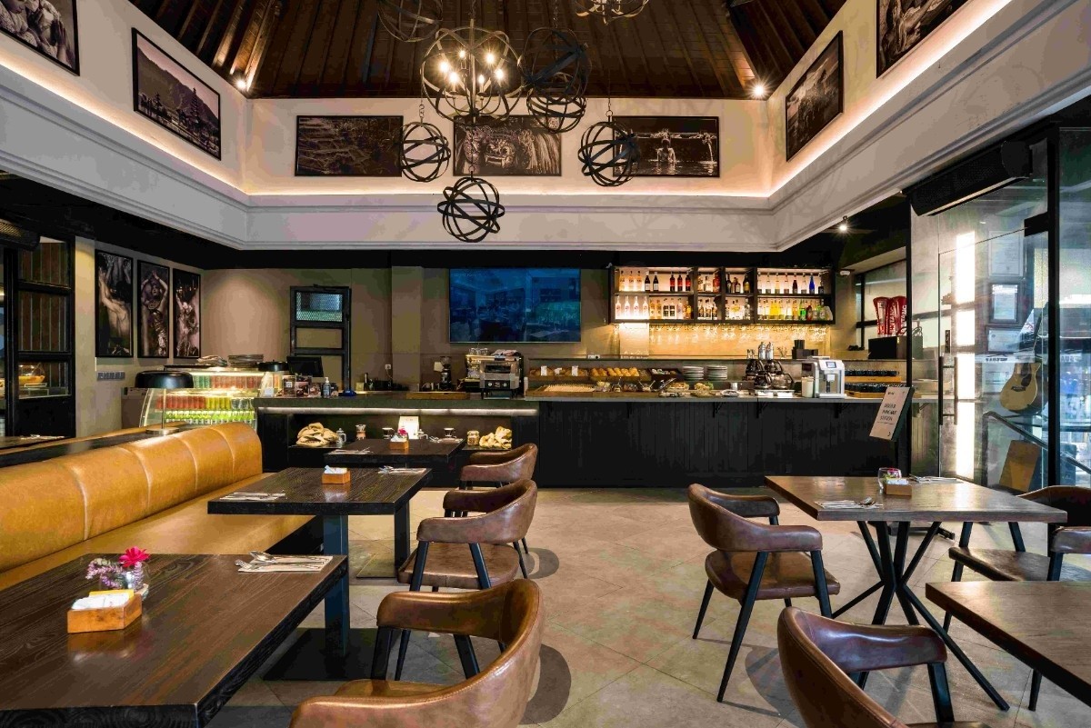 <p><strong>WAGA Kuta Bali</strong> Grill & Bar</p>